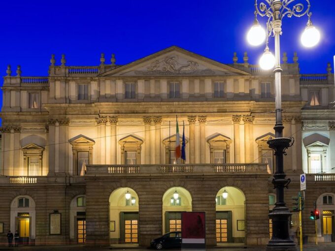 Milan: La Scala Theater Guided Tour Symphony of Legends - Connecting With Operas Legends