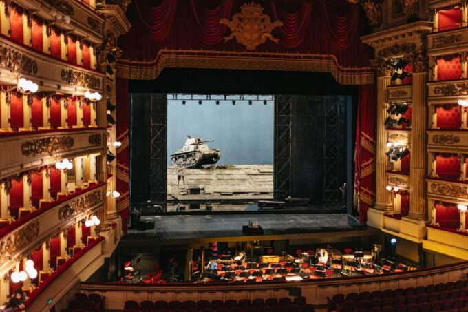 Milan: La Scala Theatre and Museum Guided Tour - Transportation and Accessibility