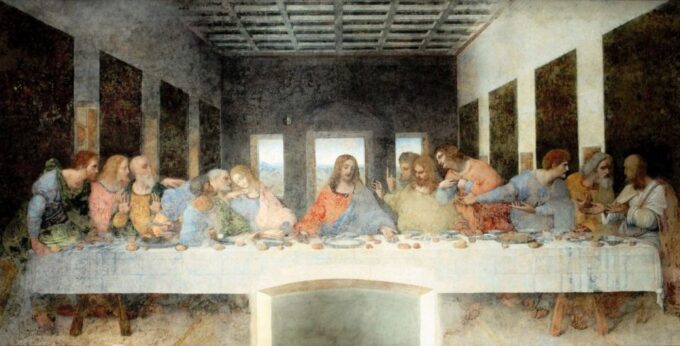 Milan: Last Supper Introduction & Skip-the-Line Entry Ticket - Admiring the Iconic Artwork