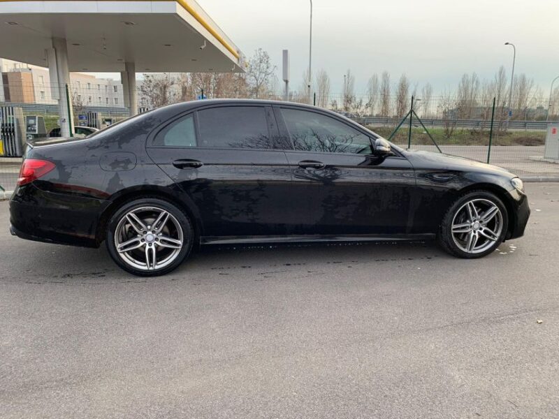 Milan: LINATE Airport Transfer With VIP Service - Vehicle and Amenities