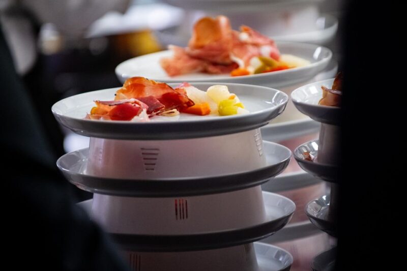 Milan: Maison Milano Saturday Dinner and Show - Pricing and Duration