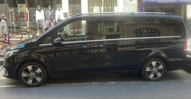 Milan: ORIO AL SERIO BGY Airport Transfer in Luxury MINIVAN - Wheelchair Accessibility