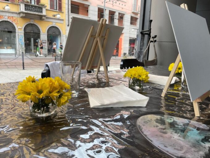 Milan: Paint & Sip Class - Languages and Group Size