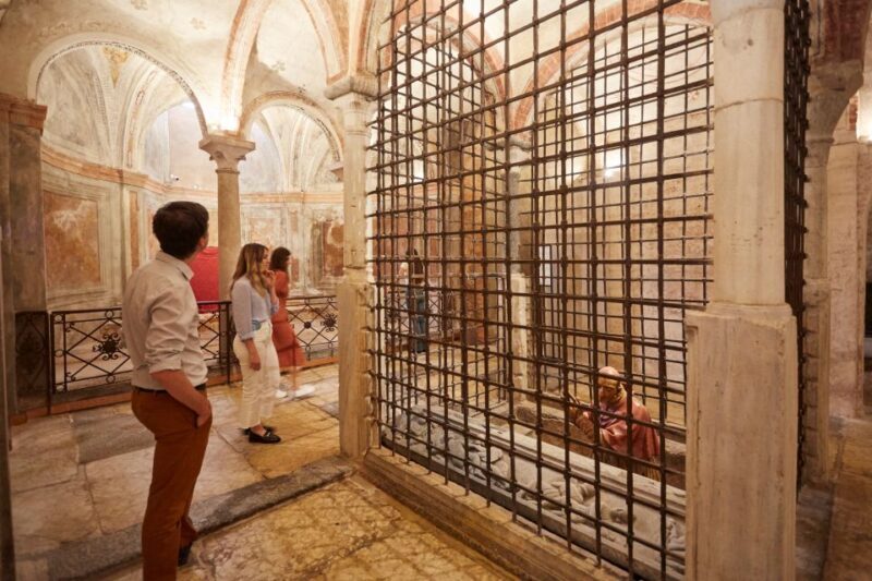 Milan: Pinacoteca Ambrosiana and San Sepolcro Crypt Ticket - Visitor Experience and Duration