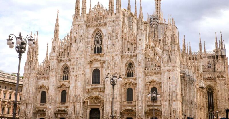 Milan: Priority Access Duomo and Rooftop Tour - Key Points