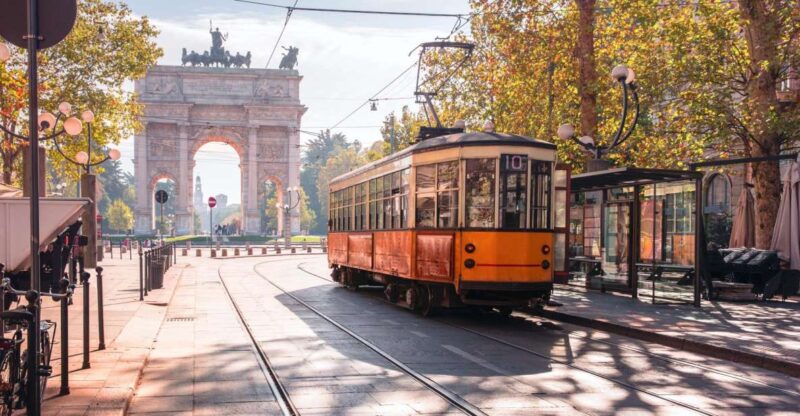 Milan: Private Architecture Tour With a Local Expert - Guidance and Flexibility