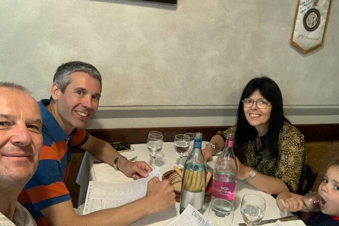 Milan : Private Custom Walking Tour With a Guide (Private Tour) - Meeting and Pickup
