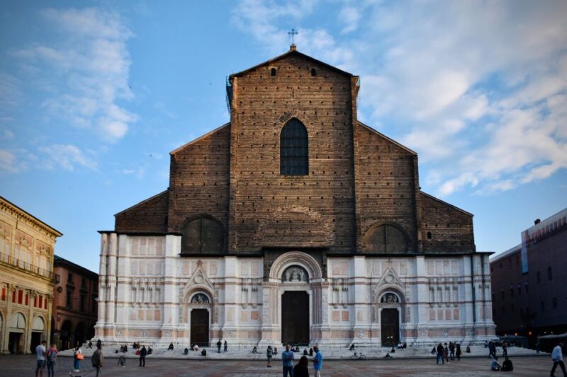 Milan: Private Day Trip to Bologna With Sightseeing Tour - Culinary Experience