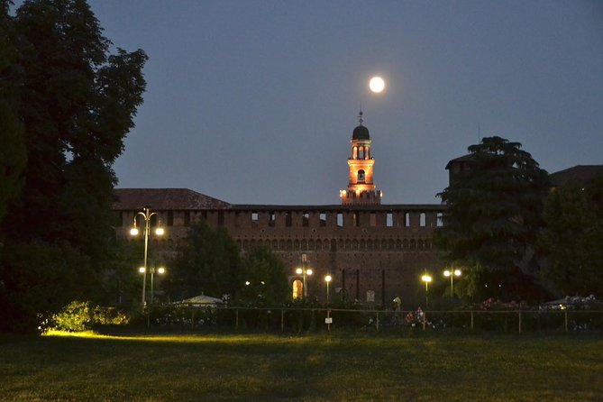 Milan Private Guided Tour by Night - Highlights of the Tour