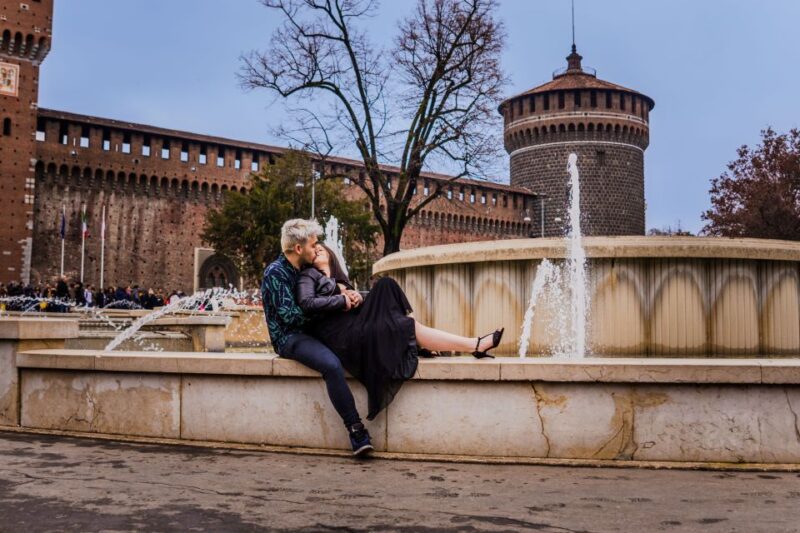 Milan: Professional Photoshoot Outside Sforza Castle - Booking Details