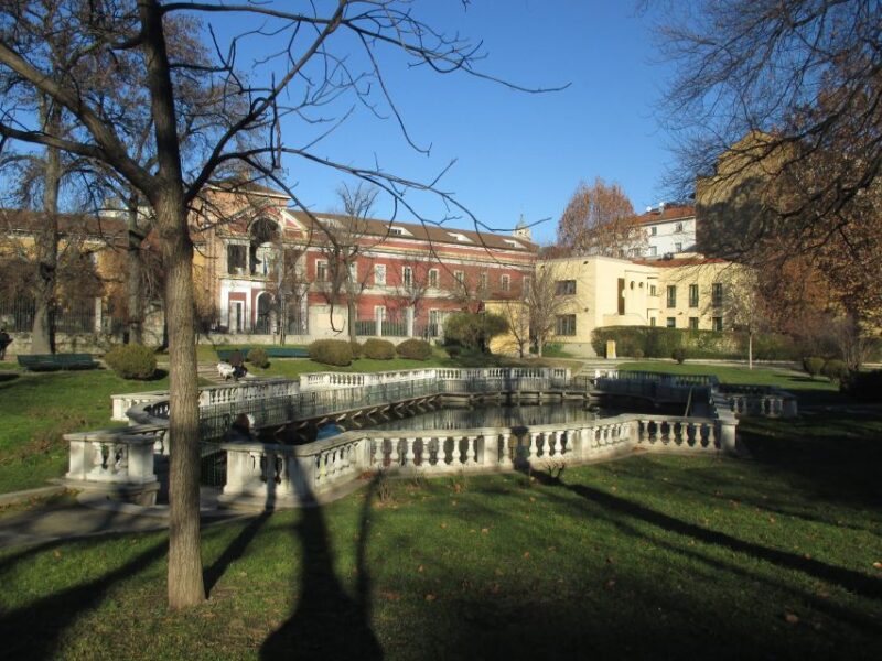 Milan: Skip the Line Castle and Renaissance Private Tour - Tour Experience