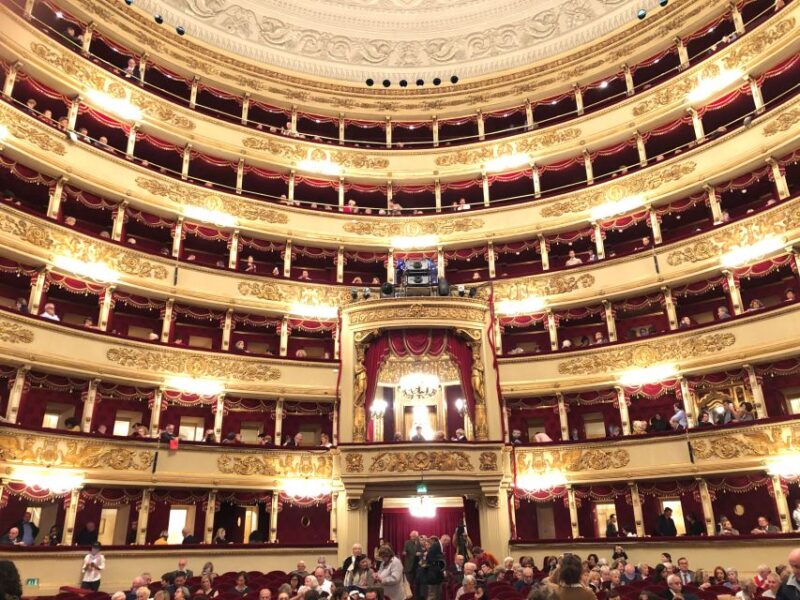 Milan: Skip-the-Line Duomo & La Scala Museum Guided Tour - Meeting Points