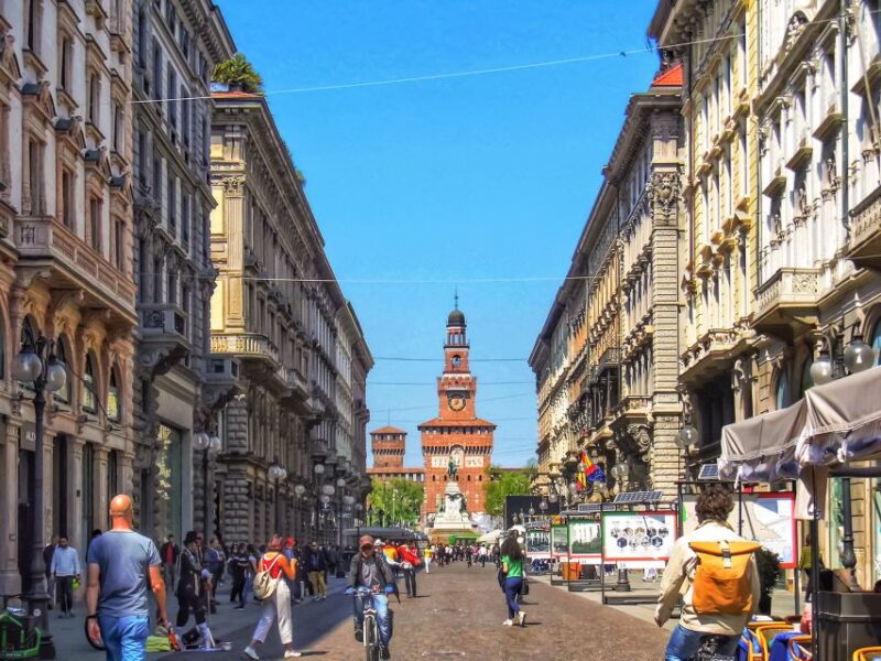 Milan: Skip-the-Line Guided Walk and The Last Supper - Exploring Galleria Vittorio Emanuele II