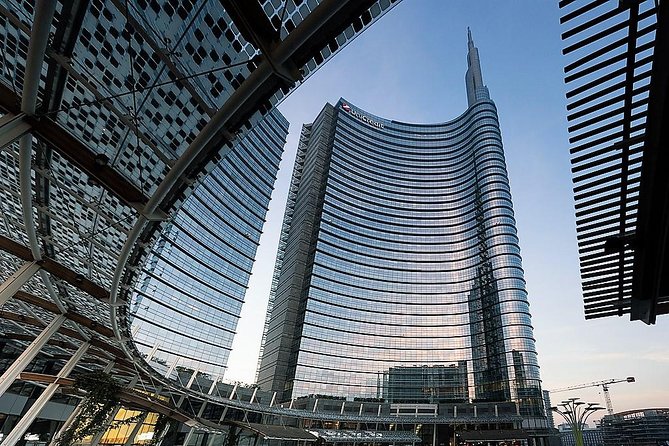 Milan Skyscrapers Guided Tour: Porta Nuova, Unicredit Tower & Vertical Forest - Architectural Highlights