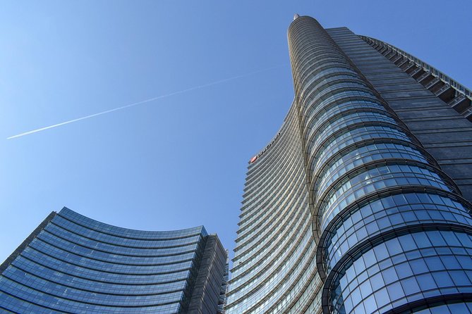 Milan Skyscrapers Guided Tour: Porta Nuova, Unicredit Tower & Vertical Forest - Post-Tour Culinary Experience