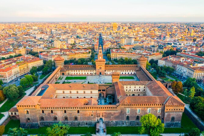 Milan Small Group - Duomo Rooftop, Sforza Castle & Gelato Tasting - Indulging in Delectable Gelato