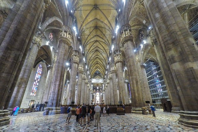 Milan Super Saver: Skip-the-Line Duomo and Rooftop Guided Tour - Tour Group Size
