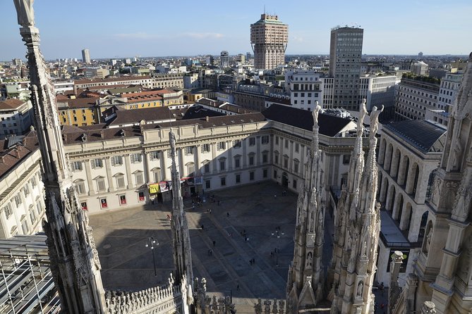 Milan Super Saver: Skip-the-line Duomo and Rooftop Tour - Tour Duration and Group Size
