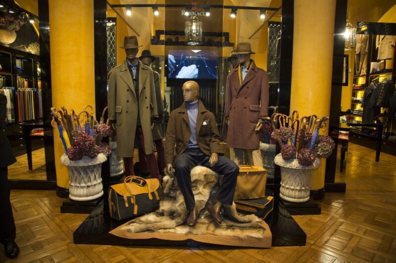 Milan: Walking Fashion Tour - Key Points
