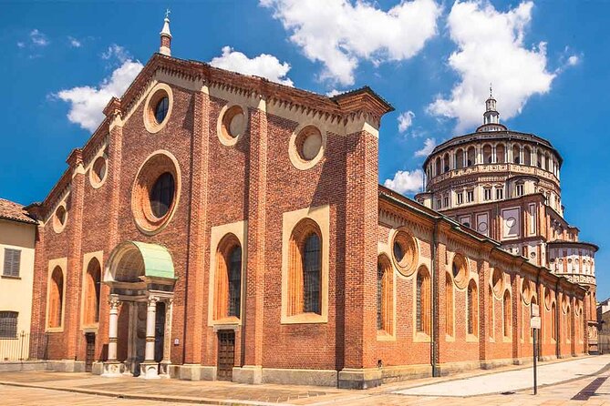 Milano Walking Tour With Audio and Written Guide by a Local - Exploring Milanos Landmarks