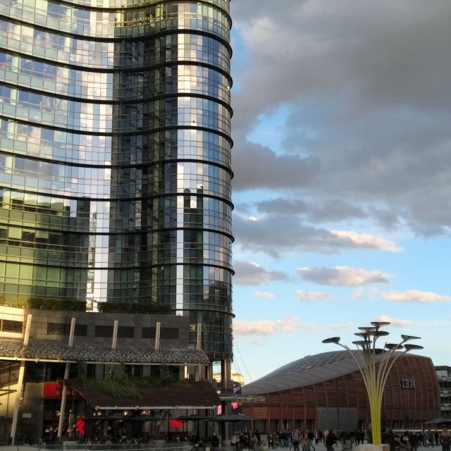 Milans Modern Architecture: 3-Hour Bike Tour - Meeting Point