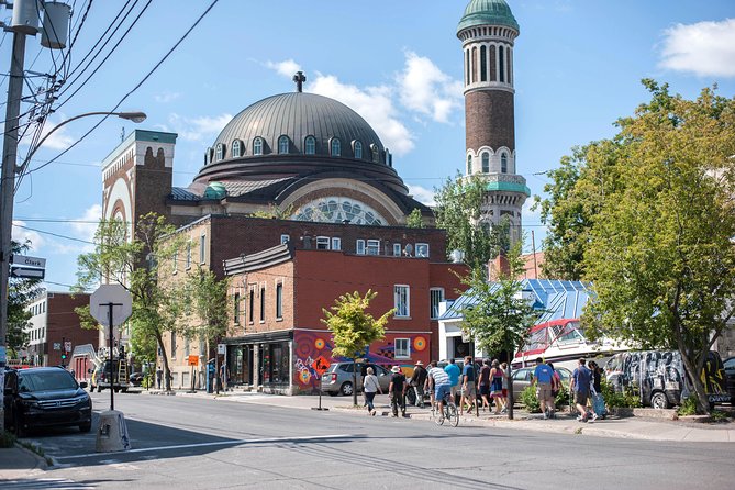 Mile End Montreal Original Food Tour - by Local Montreal Tours - Gravelax Sandwich With Beverage
