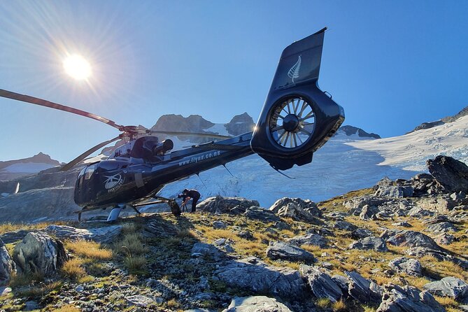 Milford and Fiordland Highlights Tour by Helicopter From Queenstown - Meeting and Pickup