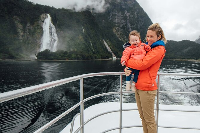 Milford Sound Coach & Cruise Tour From Te Anau - Cruise Experience and Sightings