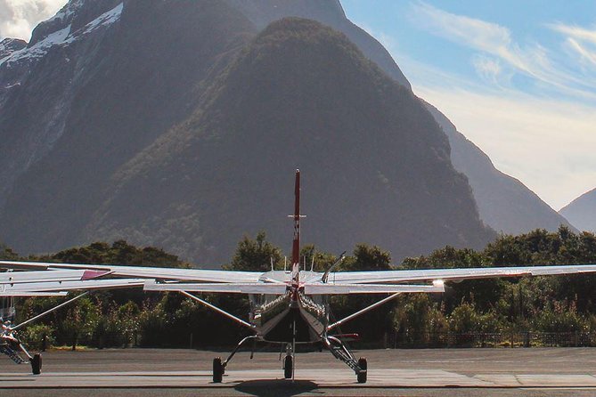 Milford Sound Cruise With Round-Trip Flights From Queenstown - Traveler Experiences and Feedback