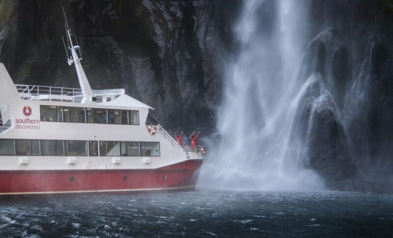 Milford Sound: Fly | Cruise | Fly - Key Points