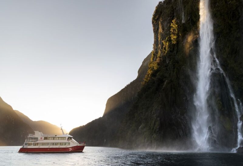 Milford Sound: Fly | Cruise | Fly - Scenic Features