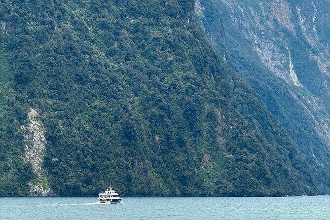 Milford Sound Private Day Trip from Queenstown via Te Anau - Key Points
