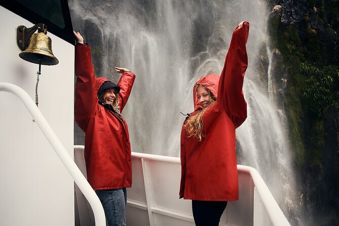Milford Sound Sightseeing Cruise With Optional Picnic or Buffet - Amenities and Services