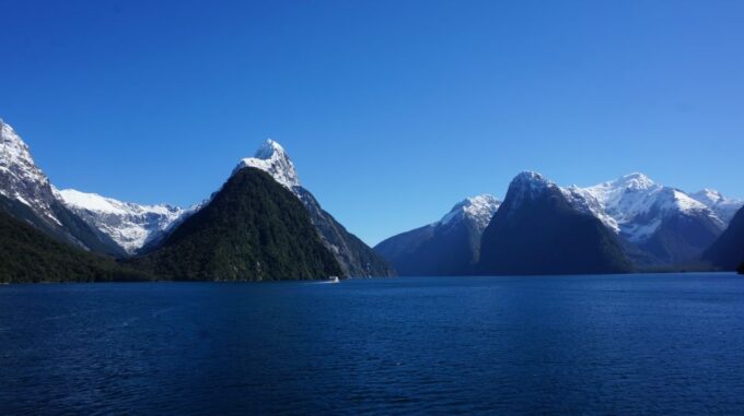 Milford Sound: Small-Group Tour From Te Anau - Booking and Cancellation