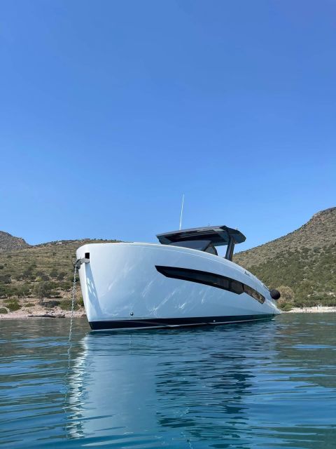 Milos Cyclades Luxury Private Cruises - Key Features