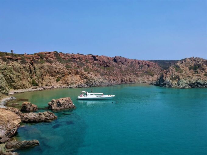 Milos: Half-Day Speedboat Cruise to Klefiko With Snorkeling - Included Amenities