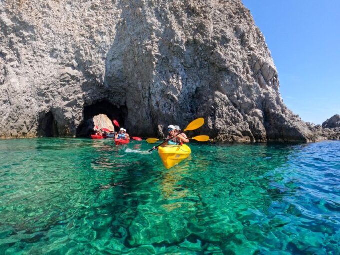 Milos: Kayaking Tour to Tsigrado and Gerakas Beach - Important Packing and Policies