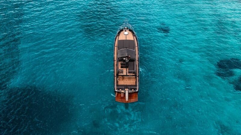 Milos: Luxury Motoryacht Cruise to Kleftiko With Lunch - Key Points