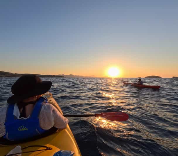 Milos: Romantic Semi Private Sunset Kayaking Tours - Tour Itinerary