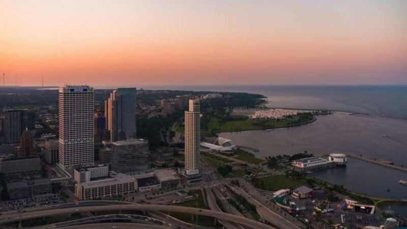 Milwaukee: Helicopter Rides Over Downtown & Lakefront - Who Will Love This Tour?
