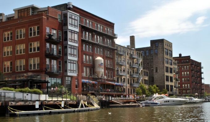 Milwaukee: Sightseeing Bus Tour - Personal and Comprehensive Experience