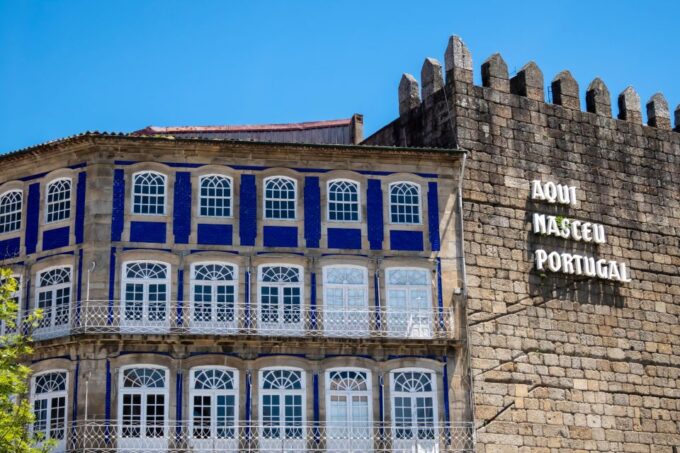 Minho: Private Braga and Guimarães Tour - Additional Porto City Walking Tour