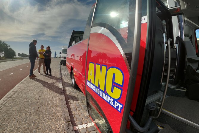 Minibus – Scenictour – Nordeste / Povoaçã – Full Day (Shared) - Getting to the Meeting Point