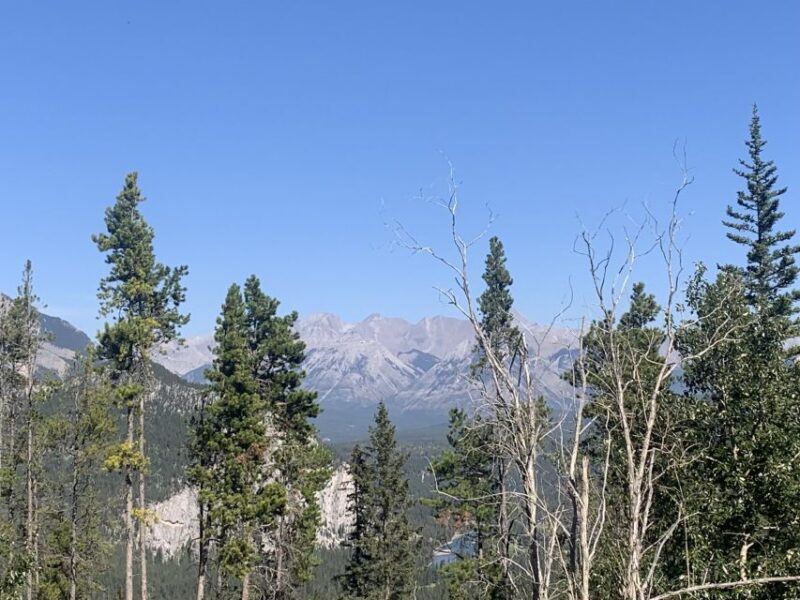 Minivan Airport Shuttle: Banff <---> Calgary - Key Points
