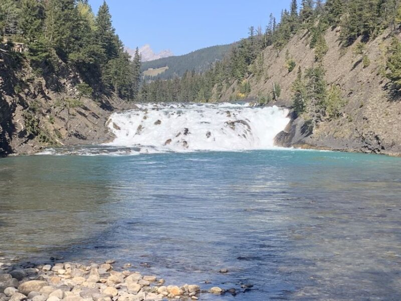 Minivan Airport Shuttle: Banff <---> Calgary - Vehicle and Accessibility