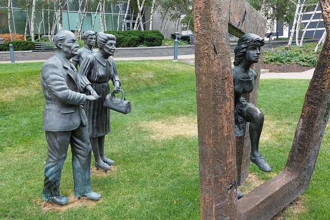 Minneapolis Walking Art Tour - Heart of Downtown - Exploring Downtown Minneapolis