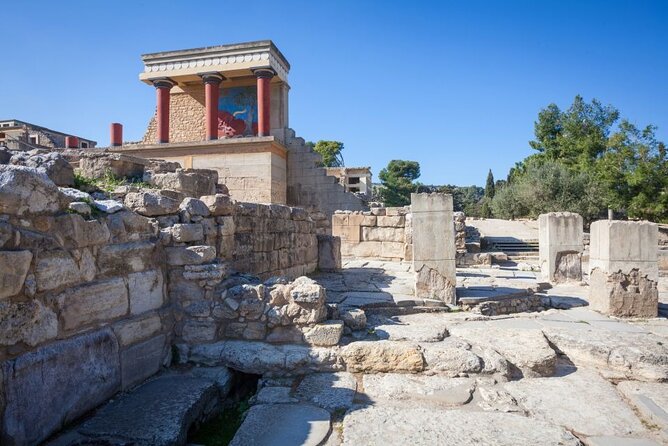 Minoan Path: Knossos Palace, Winery Visit, Lunch at Archanes - Exploring Knossos Palace