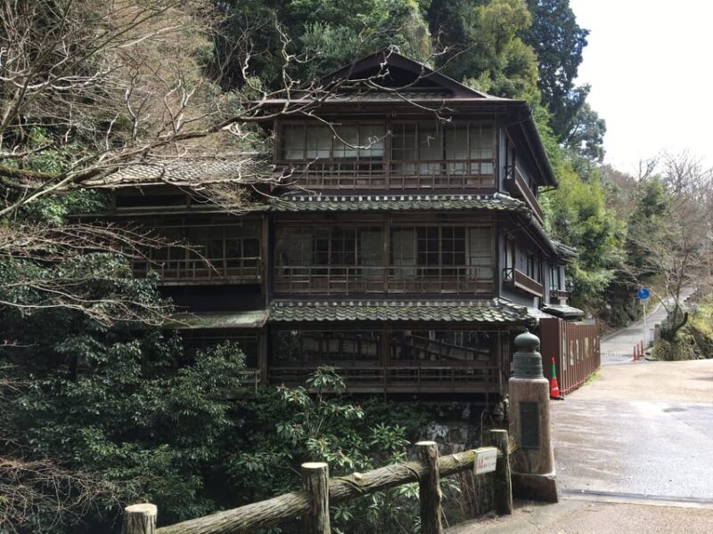 Minoo Park: Guided Nature Walk - Marveling at Minoo Waterfall