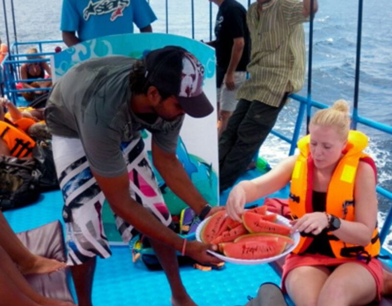 Mirissa Whale Watching Tour With Free Breakfast Onboard - Experience Highlights