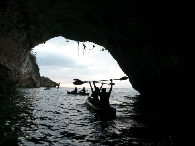 Mismaloya: The Arches Bioluminescent Waters Kayak & Cave Tour - Navigating the Picturesque Arches